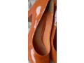 chaussures-femme-tenue-homme-et-bac-de-rangement-small-0