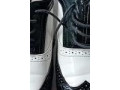 chaussures-femme-tenue-homme-et-bac-de-rangement-small-2