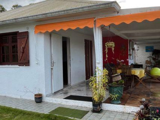 Villa 3 pièces de 65 m² situé à Baie-Mahault