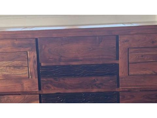 Urgent : vente de 2 commodes en bois massif