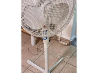 Ventilateur sur pied
