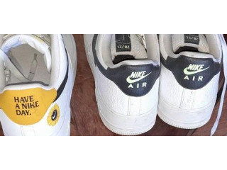 Lot de 2 Tennis nike air force neuf