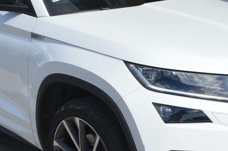 skoda-kodiaq-20-tdi-150-scr-dsg7-4x4-7pl-sportline-big-1