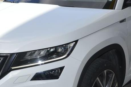 skoda-kodiaq-20-tdi-150-scr-dsg7-4x4-7pl-sportline-big-3