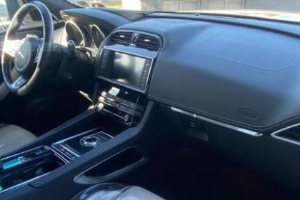 jaguar-f-pace-20-d-180-ch-awd-bva8-prestige-big-0