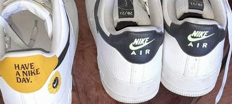 lot-de-2-tennis-nike-air-force-neuf-big-0